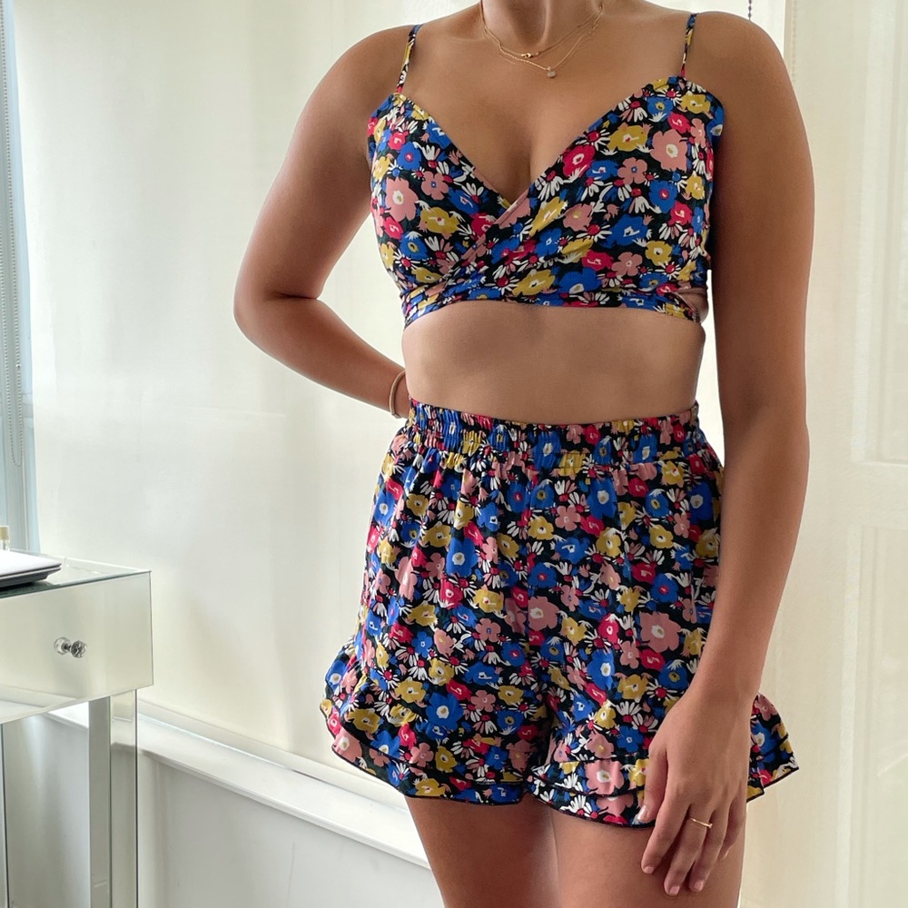 Boohoo beach set brand new with the tag/ size L